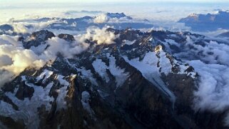 En dessus du Massif du Mont-Blanc