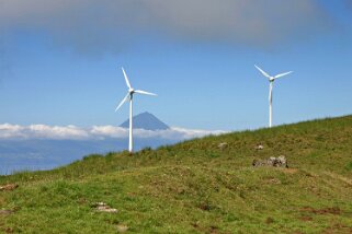 Pico 2351 m - São Jorge Açores 2004