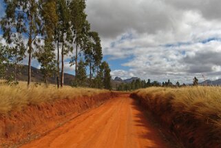 Piste pour l'Andringitra Madagascar 2008