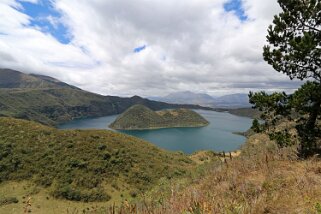 2015 Laguna Cuicocha