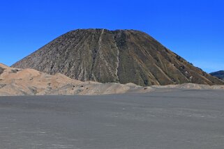 Parc national de Bromo-Tengger-Semeru - Batok 2440 m Indonésie 2017