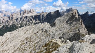 Nuvolau 2575 m - Monte Ragusela 2595 m Dolomites 2022