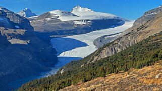 Castleguard Mountain 3083 m - Saskatchewan Glacier - Parc National de Banff null