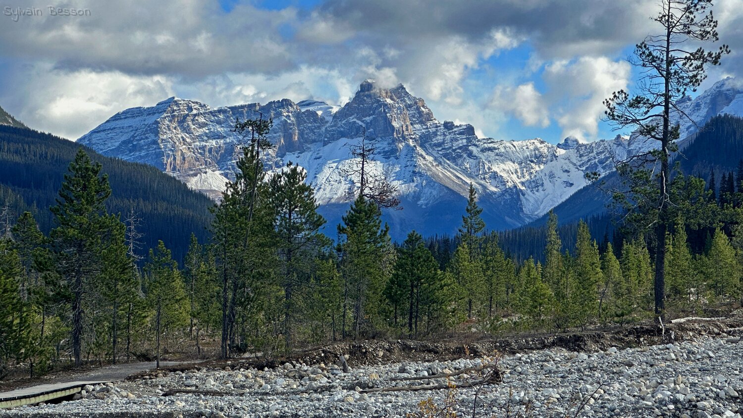 Cathedral Crags 3073 m - Parc National de Yoho Canada 2023