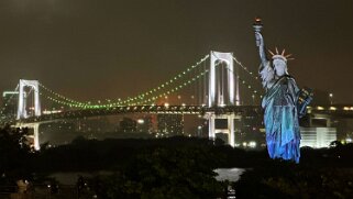 Statue of Liberty - Odaiba- Tokyo null